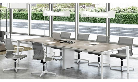 一张折叠会议桌能够增加办公轻便性